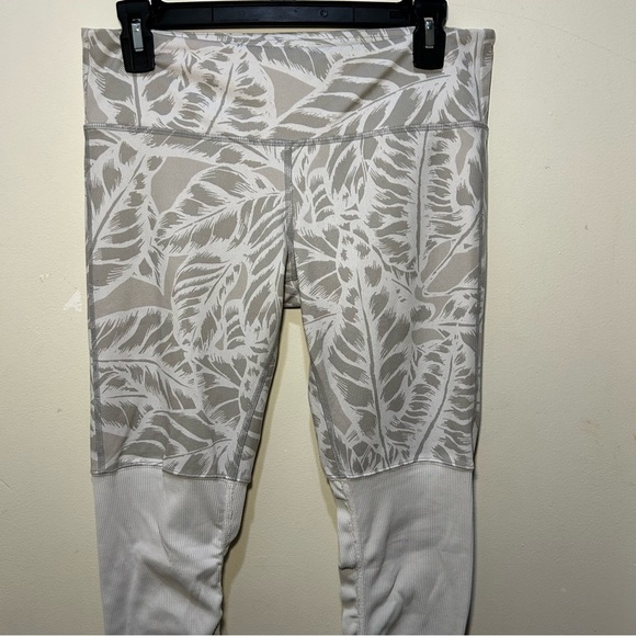 Alo Yoga Gray & White Goddess Leggings Size Medium - Picture 2 of 13